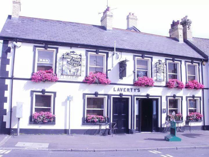 Laverty'S - The Black Bull Inn Randalstown Εξωτερικό φωτογραφία